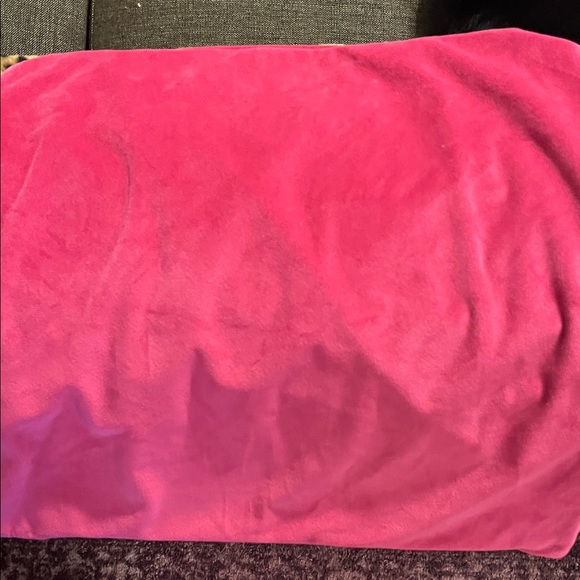 Luxurious dark Pink and light pink pillow cover Set - Picture 4 of 11